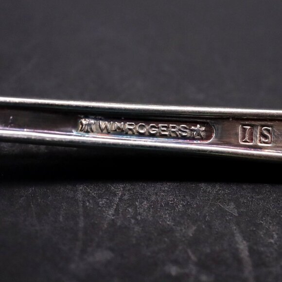 Set of 4 WM Rogers Mountain Rose Teaspoon Silverplate Replacement Flatware - Picture 3 of 3